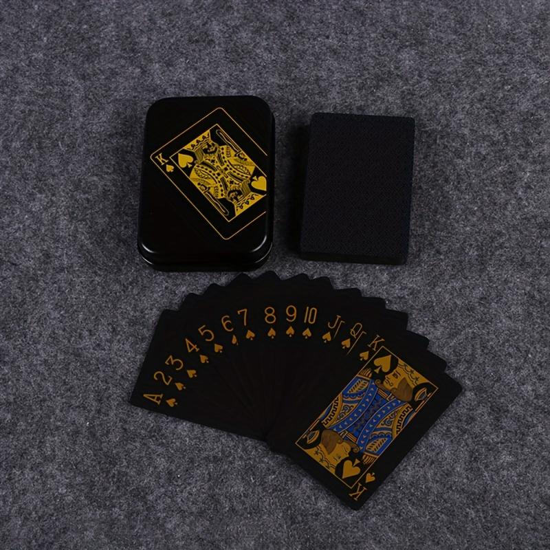 Колода игральных карт и набор из 7 кубиков. Пластиковые водонепроницаемые и износостойкие игральные карты. Желтые и серебряные многогранные игральные кости с цифрами.