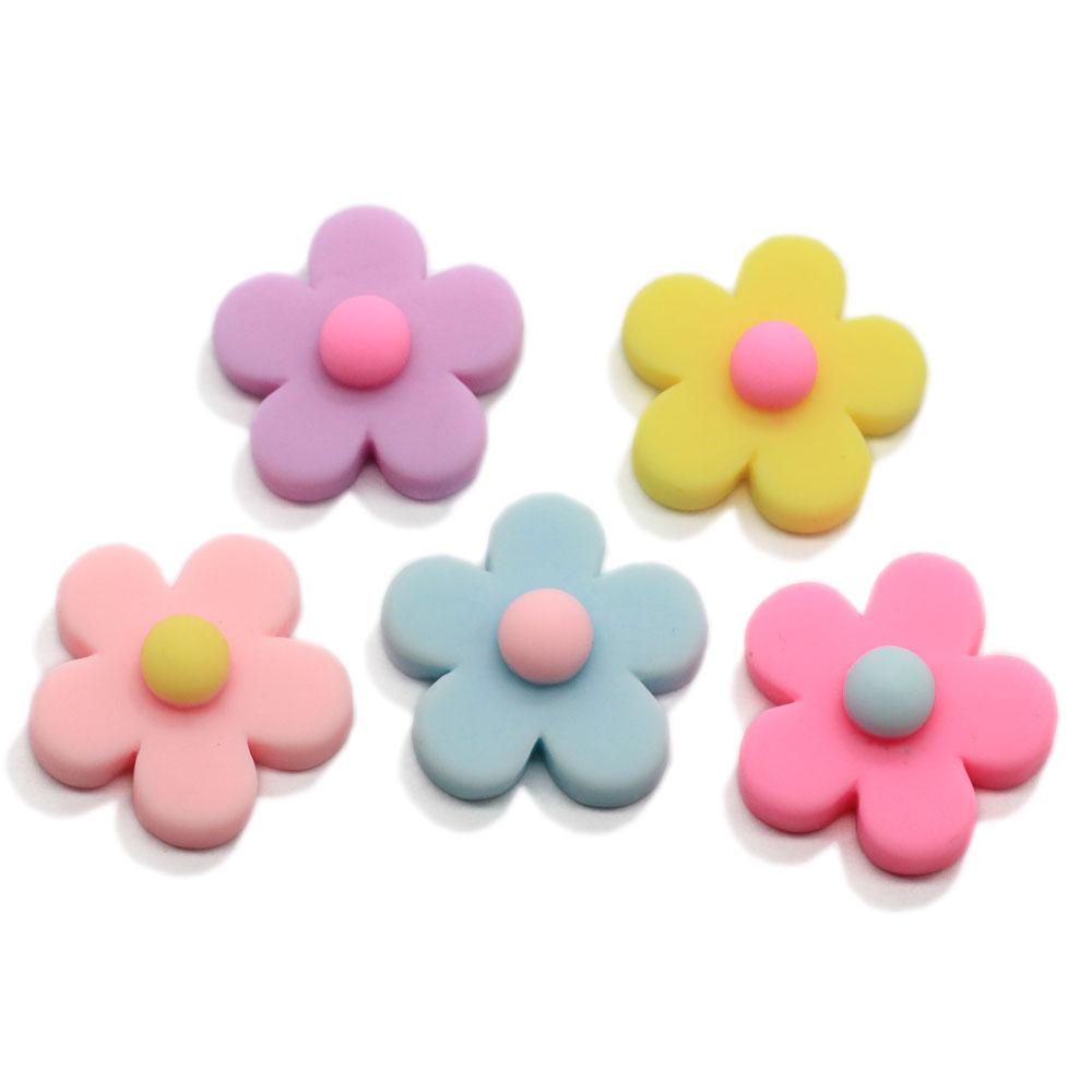 New DIY 100Pcs Mini 18MM Resin Cute Daisy Flower Flatback Stone Flat Back Resin Flower Cabochons Wedding Buttons Craft Scrapbook