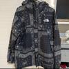 Б/у куртка THE NORTH FACE Novelty Scoop Jacket с узором пейсли