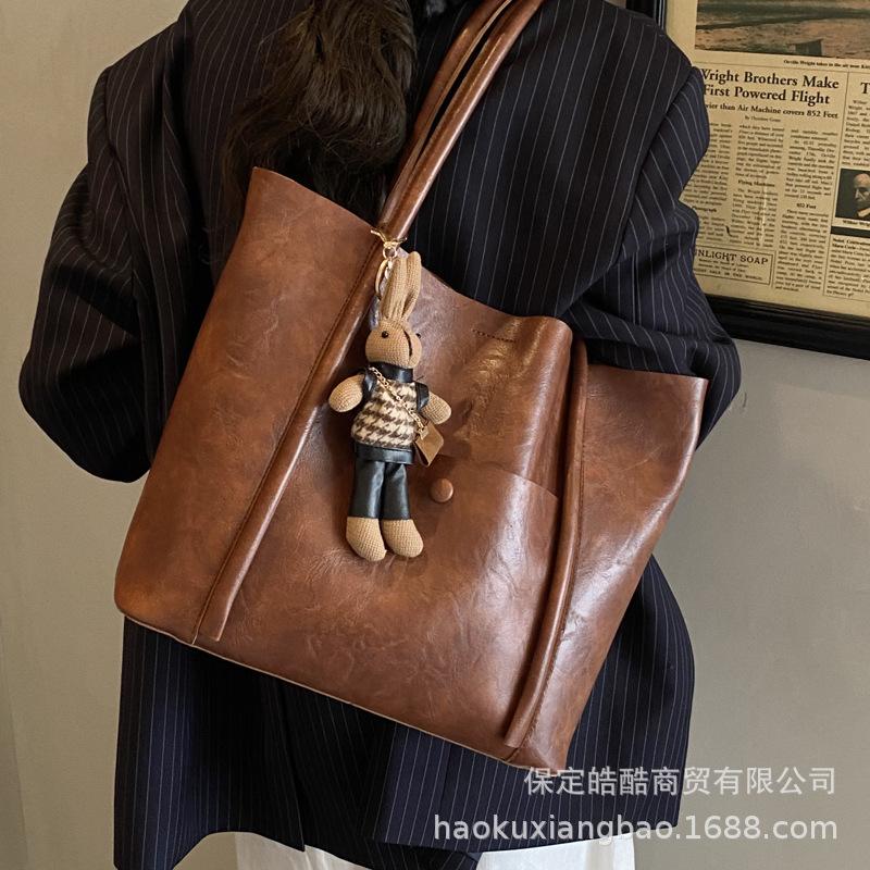 Сумка в стиле ретро премиум-класса женская осенне-зимняя 2025 популярная текстура универсальная наплечная сумка большой вместимости тоут большая сумка