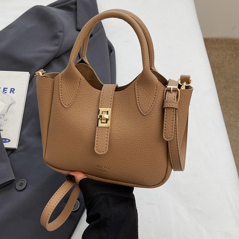 Передовой sense of foreign style маленькая сумка женская 2025 новая мода универсальная сумка-мессенджер популярная сумочка сумка-ведро