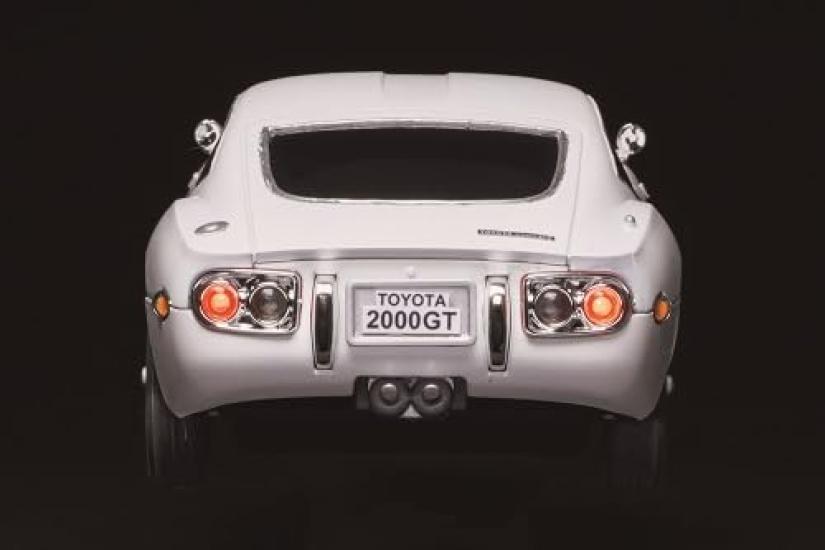 Серия винтажных автомобилей Jozen TOYOTA 2000GT 1/24 [MF10L] JRVC108-WH