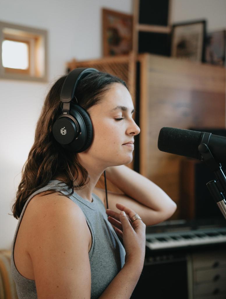 Герметичные мониторные наушники ADAM Audio H200