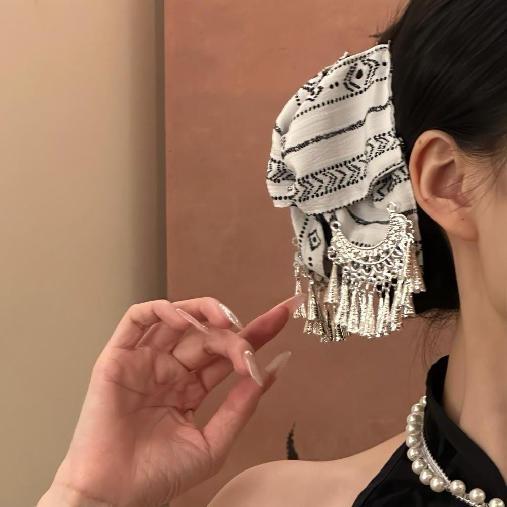 Striped Pattern Triangle Shark Clip Silver Hair Accessory Ethnic Style Hair Claw Commuting