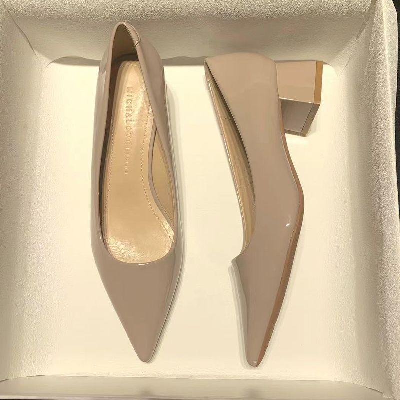 2025 Женские черные лакированные туфли на низком каблуке с острым носком для работы - Универсальный и простой дизайн