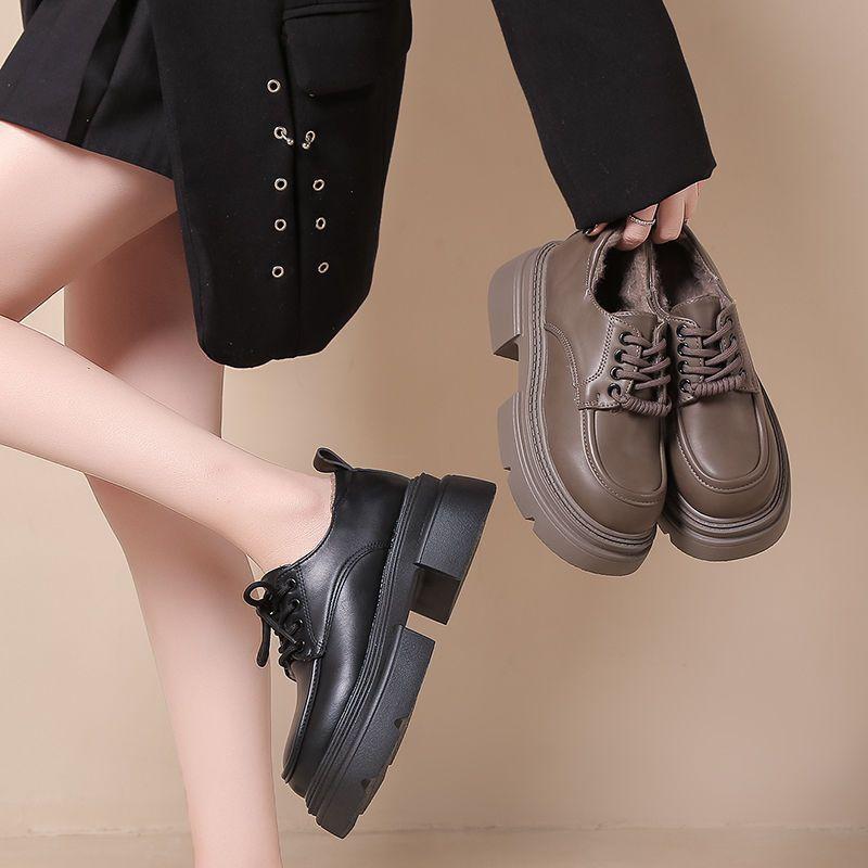 Женские туфли из кожи на шнуровке в британском стиле, зимние, 2025, новые, в стиле ретро, универсальные, бархатные, на платформе, увеличивающие голенище, лоферы