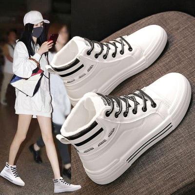 Новые высокие маленькие белые туфли для женщин, зимняя обувь из мягкой кожи на толстой флисовой подошве, теплая повседневная спортивная обувь для женщин