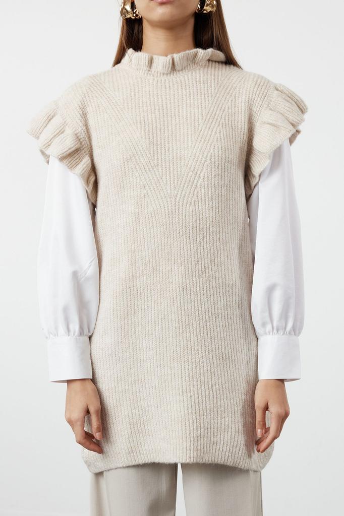 Женский модный стильный свитер в хиджабе бежевого цвета с рюшами и детальным трикотажным свитером