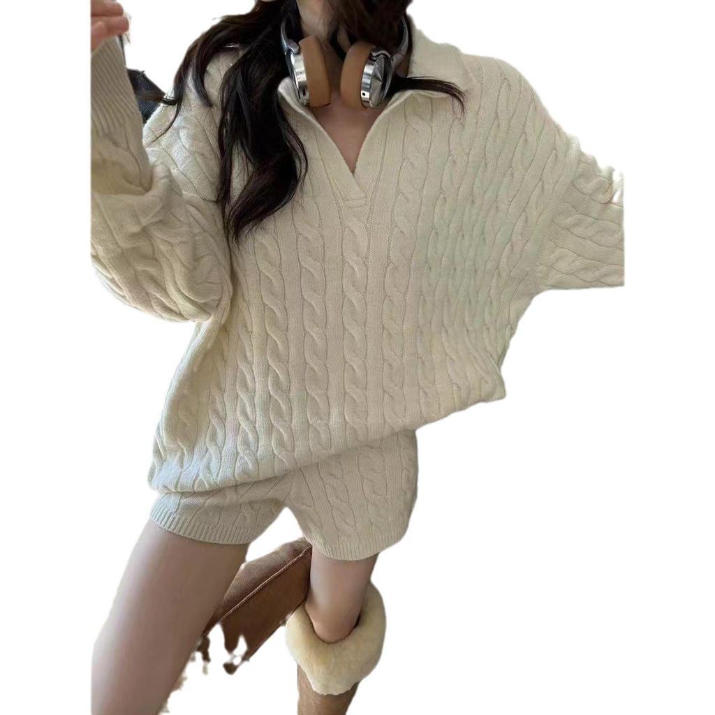 Женский мягкий однотонный свитер с перекрученными лацканами, весна 2024 г. — свежий, удобный и свободный крой