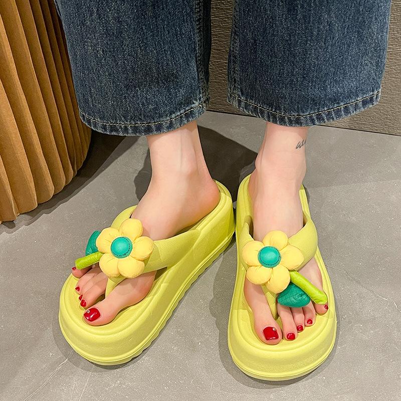 Fashion Cute Flowers Soft Beach Slippers Female 2024 Thick Bottom Home Outside Wear Flip-flops Non-slip Comfort Summer Zapatos Mujer
