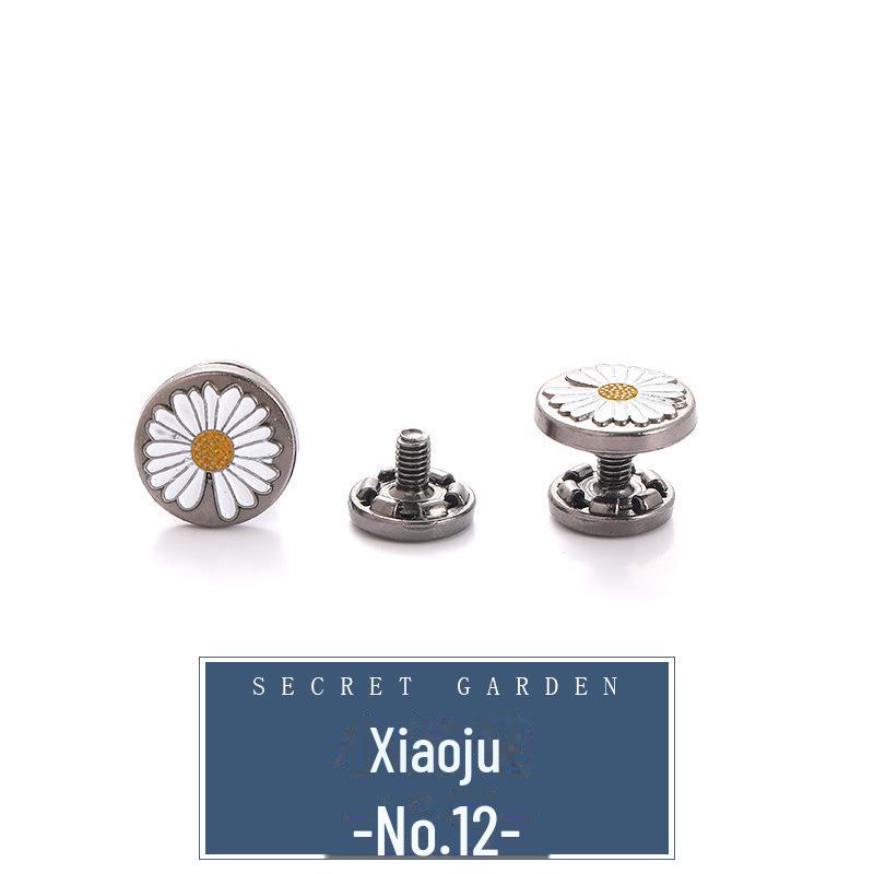 Пляжные тапочки с металлическими заклепками и съемной пряжкой: Сандалии с регулируемой высотой без гвоздей и сменными пуговицами.