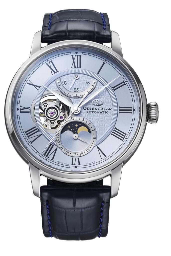 Автоматические часы Orient Star M45 F7 с механическим указателем фазы Луны, выпущенные ограниченной серией в 270 экземпляров. В комплект входит сменный ремешок и гарантия. Светло-голубая фаза Луны,