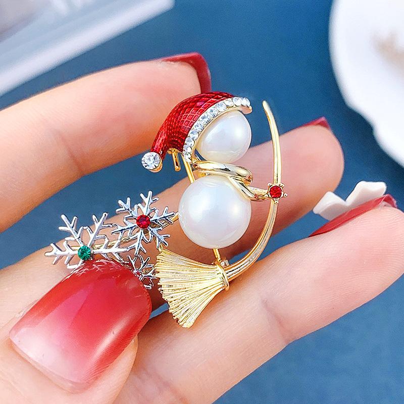 1PC Cute Rhinestone Skiing Snowflake Broom Christmas Snowman Brooches Shining Exquisite
