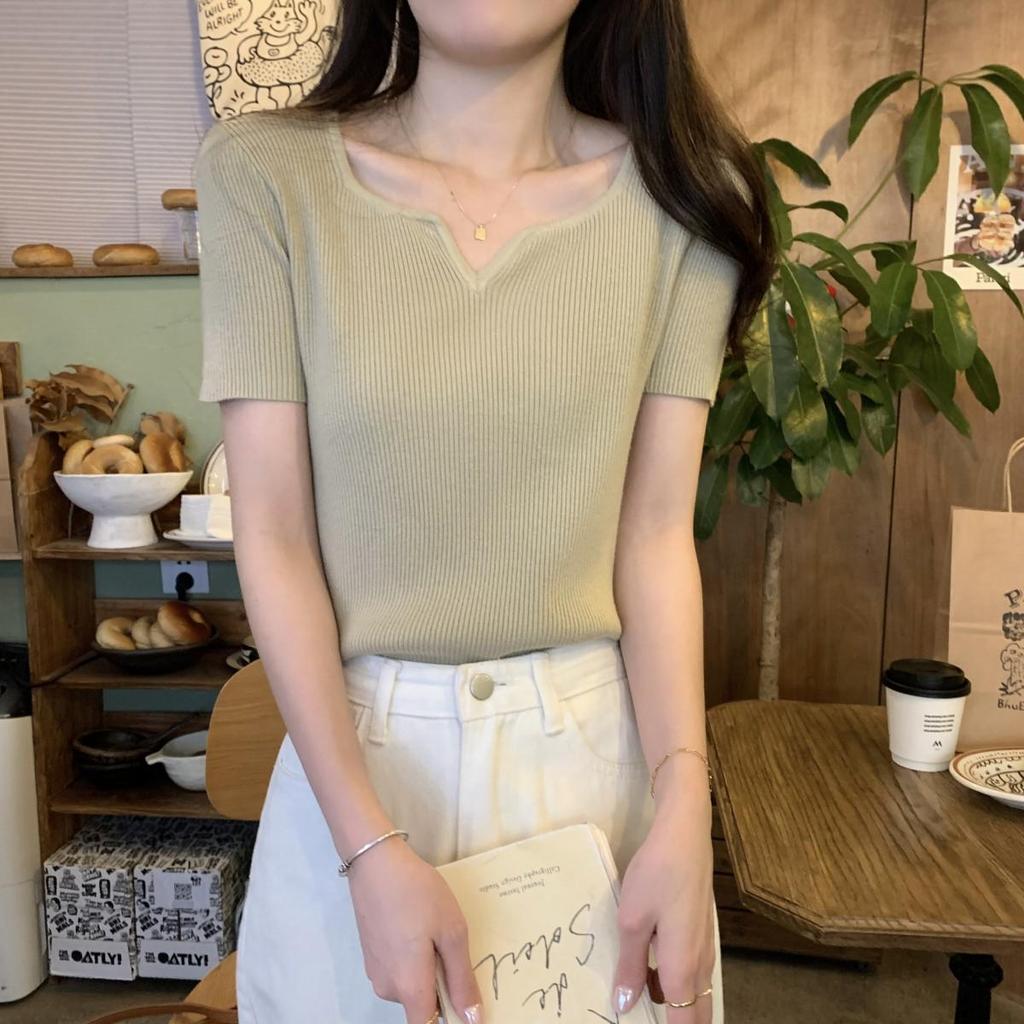 Chic French V-Neck Square Neck Short Sleeve Knitted Sweater T-Shirt for Women