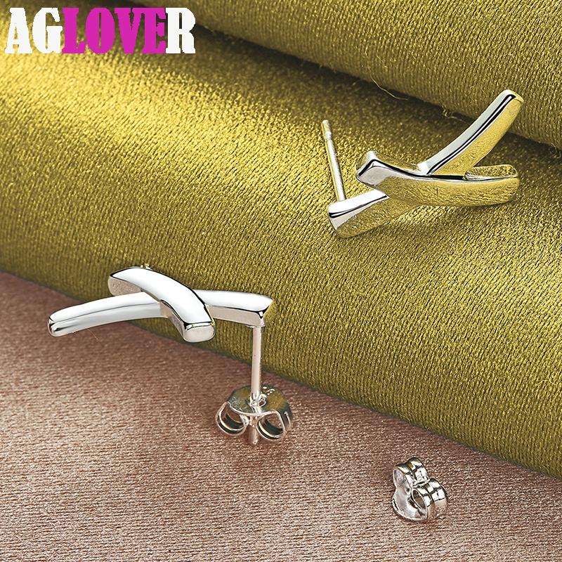 Ювелирные изделия из серебра 925 пробы с серьгами-гвоздиками