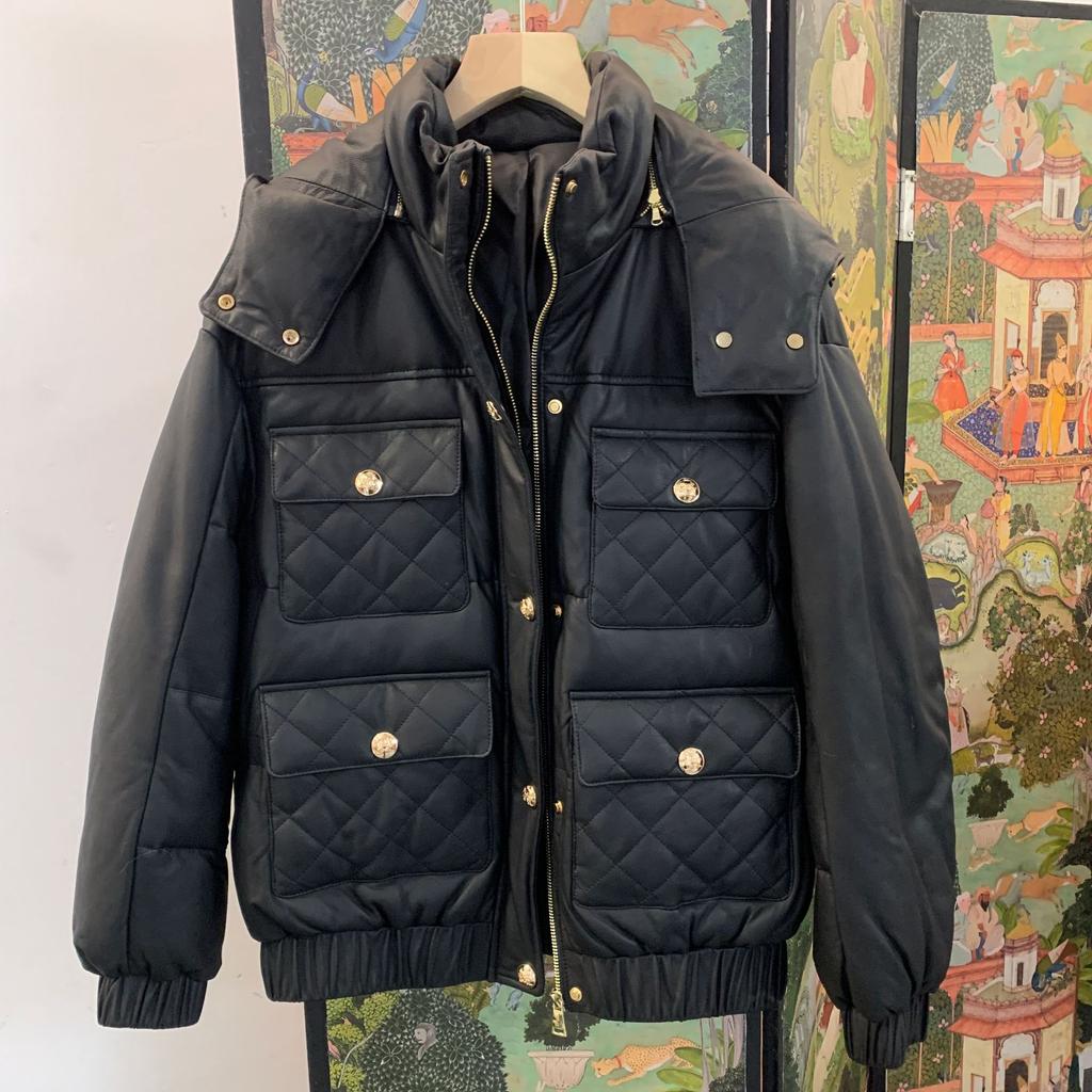 Новая куртка Xiaoxiang из натуральной кожи с гусиным пухом и овчиной, короткая повседневная женская куртка с капюшоном, зимняя