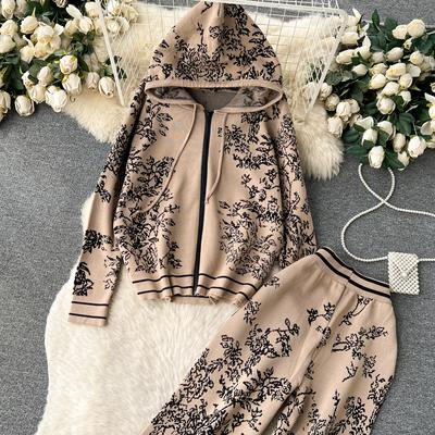 Зима Осень Марка Дизайнерский Трикотажные Комплекты С Принтами Женское Пальто С Капюшоном Куртка Трикотаж + Широкие Длинные Брюки Мода Ретро Свитер Спортивный Костюм Из Двух Частей