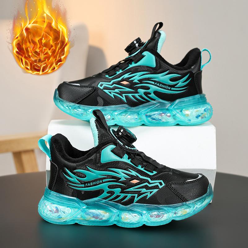 Обувь для мальчиков. Новая зимняя спортивная обувь из бархата, которая согреет учеников начальной и средней школы.