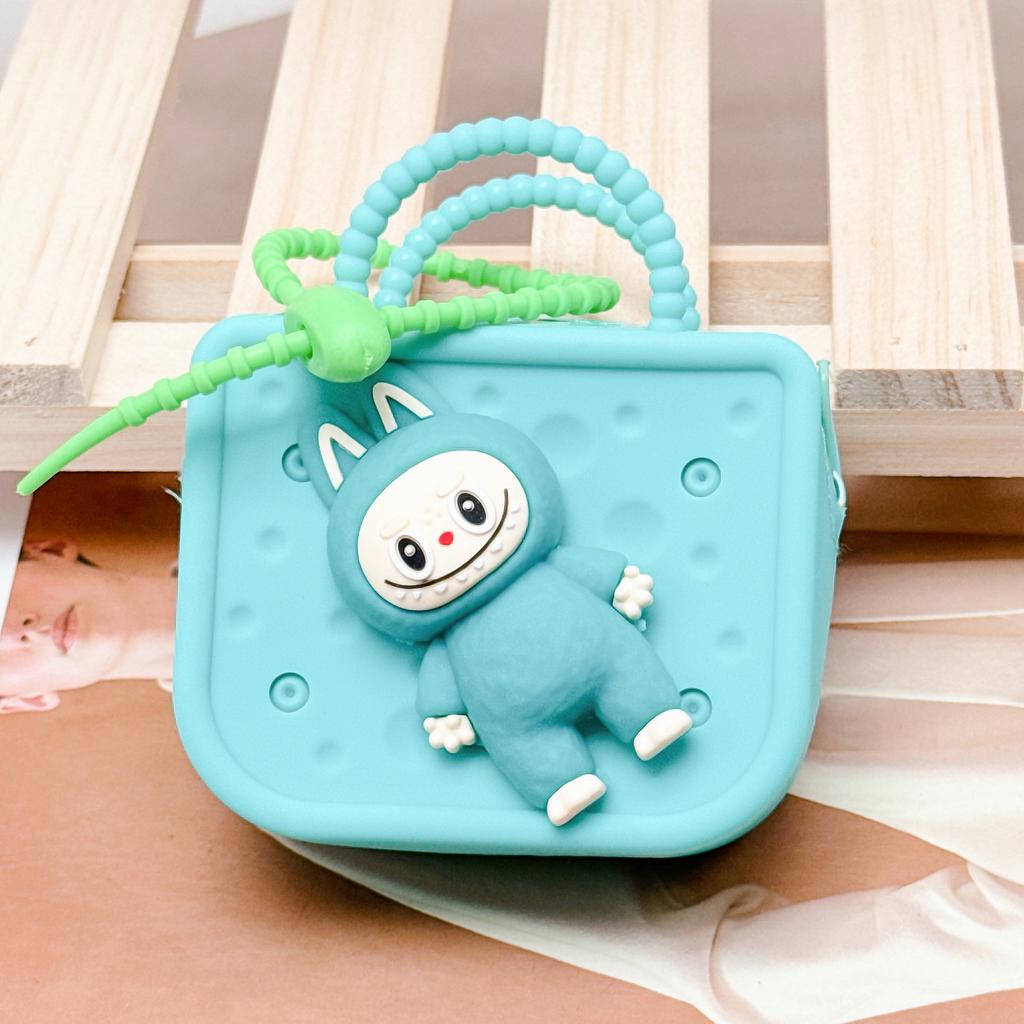 Кошелек для монет Labubu для девочек, маленький подарок, милый мультяшный, съемная кукла, маленькая квадратная сумка, подвеска CLE