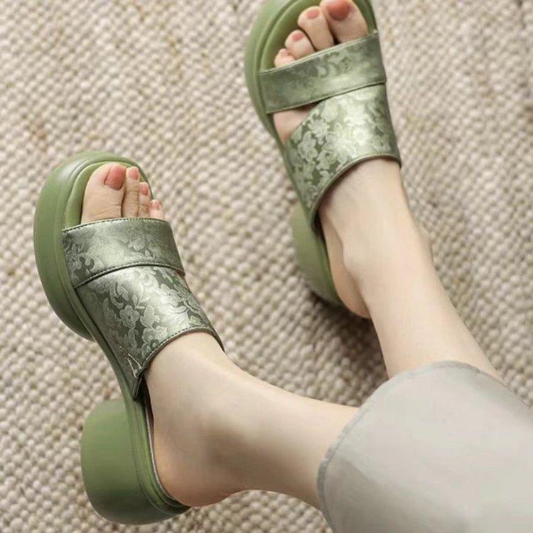 Шлепанцы на толстой подошве и высоком каблуке, женская летняя мода увеличивает рост и стройнит, универсальные сандалии модные и высококлассные