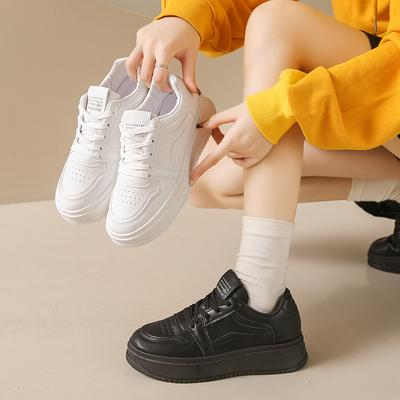 Весенние новые стильные удобные и износостойкие ретро мягкие кожаные удобные повседневные кроссовки на мягкой подошве женская обувь