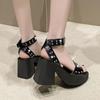 Мода 2025 Брендовая обувь Женские сандалии на платформе с ремешком на щиколотке Сандалии для платья Женские туфли с заклепками на массивном высоком каблуке с ремешком на пряжке Женские