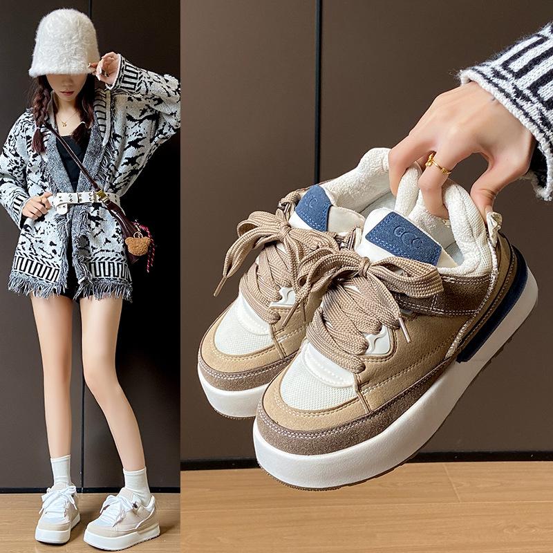 Winter Velvet Little White Shoes New Korean Version Ins Female Students Warm and Heightened Sports Board Shoes Street Shot
