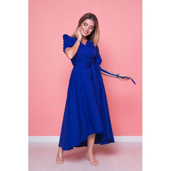 Женское расклешенное платье асимметричного кроя с поясом и двубортным воротником длины миди