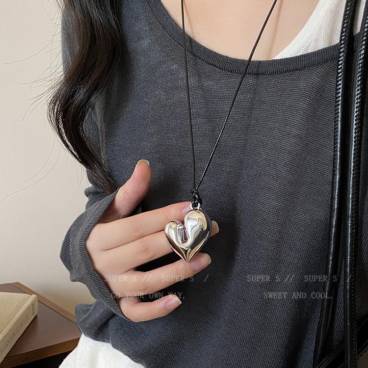 Korean Reinna Irregular Heart Pendant Necklace - Adjustable Sweet Cool Accessory