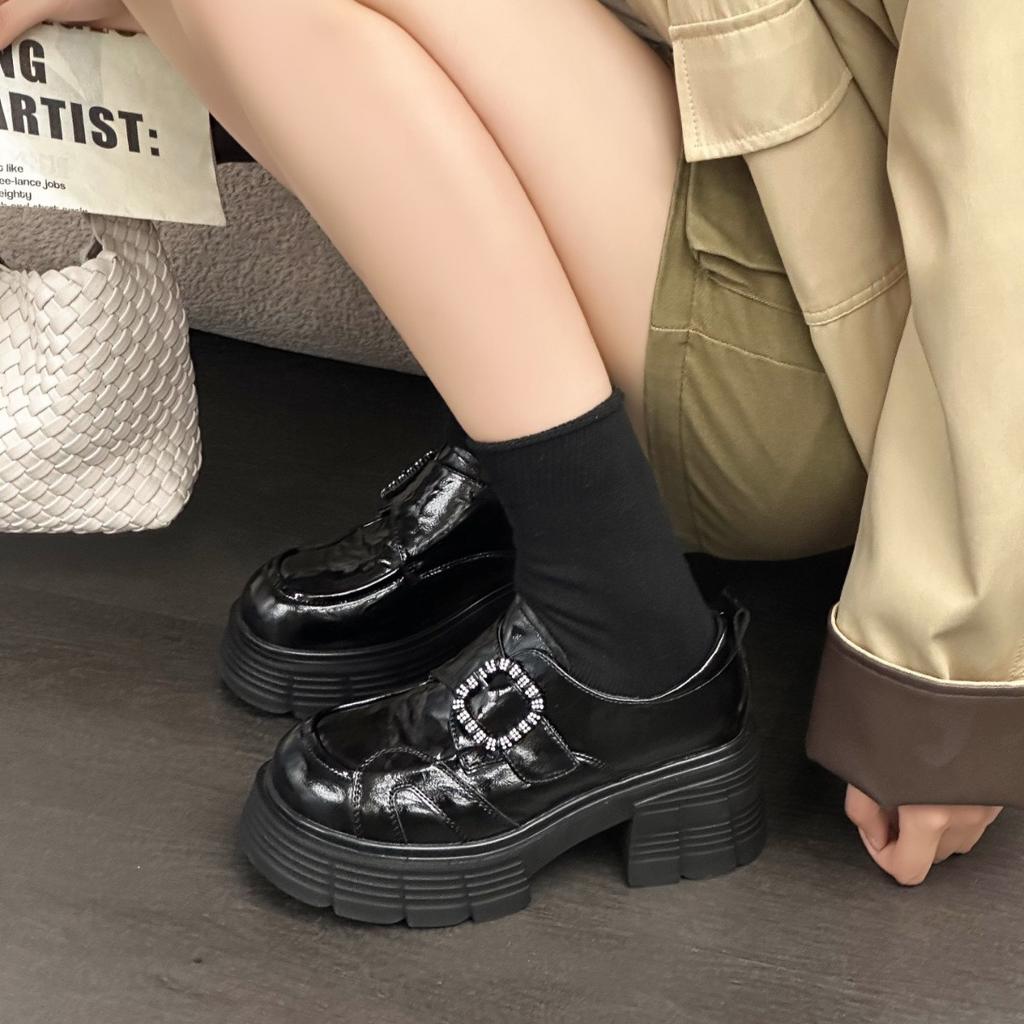 2025 осень новые кожаные лоферы на платформе с увеличением высоты женские в британском стиле маленькие кожаные туфли универсальные повседневные одинарные туфли женские