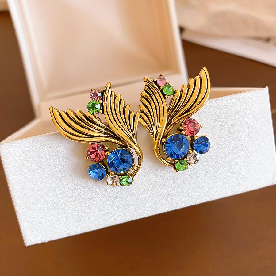 Silver Needle Retro Diamond Fishtail Earrings, Light Luxury High-end Niche Creative Earrings for Women