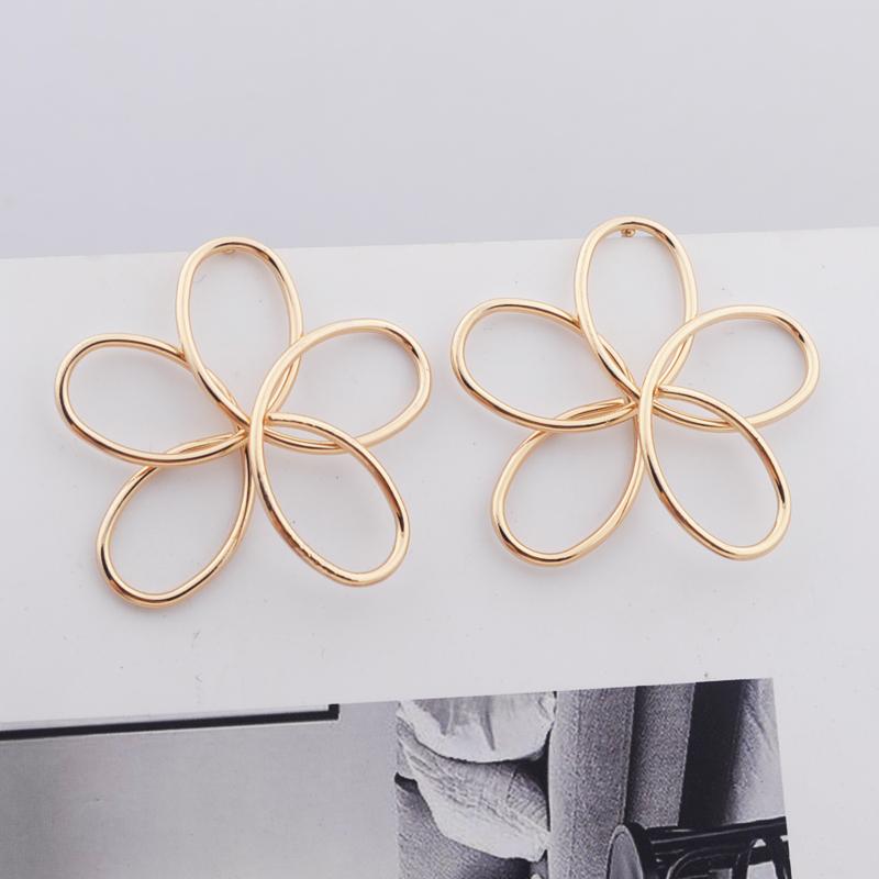 Hollow Out Metal Big Flower Drop Earrings for Women Simple Exaggerate Vintage Party Dangle Earrings Golden Silver Jewelry