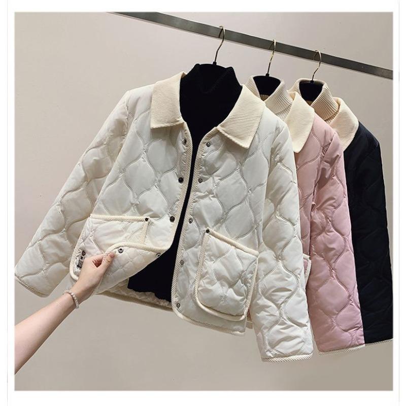 Стильная короткая куртка с хлопковой подкладкой для студентов в студенческом стиле с эффектом похудения
