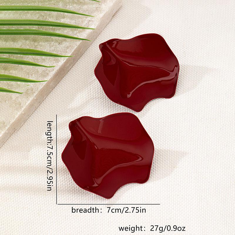 Модные серьги-гвоздики для женских украшений