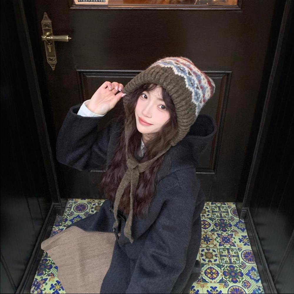 Autumn Winter 2025 New Woolen Hat Women Hepburn Style Striped Spliced Belt Thickened Warm Knitted Ear Protection Hat