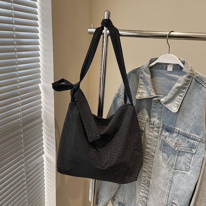 Сумка корейский ленивый стиль сумка под мышкой женская 2025 новая клетчатая сумка-тоут простая и большой вместимости на одно плечо сумка кроссбоди