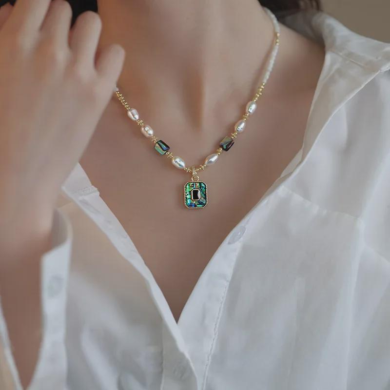 Women's Freshwater Pearl Abalone Pendant Necklace - Light Luxury, Elegant Horseshoe Design