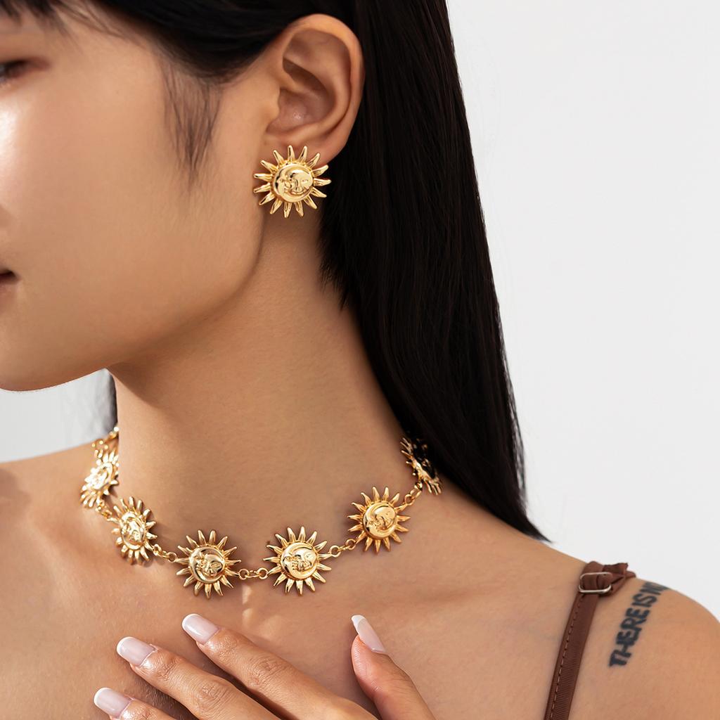 Light Luxury Style Sunflower Splicing Alloy Collarbone Chain Personalised Exaggerated Necklace Set Fashion Commuter Retro Travel Women's Necklace