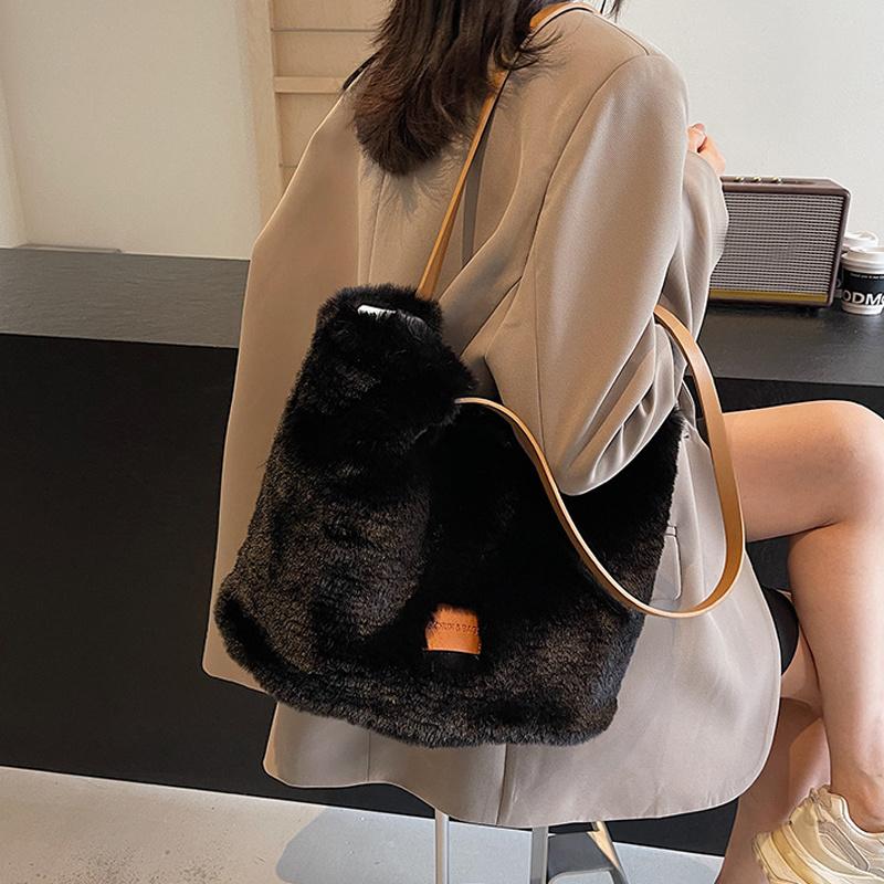 Women Plush Shoulder Bag Fluffy Furry Satchel Bag Large Capacity Fuzzy Purse Handbag for Work Travel Shopping CLE