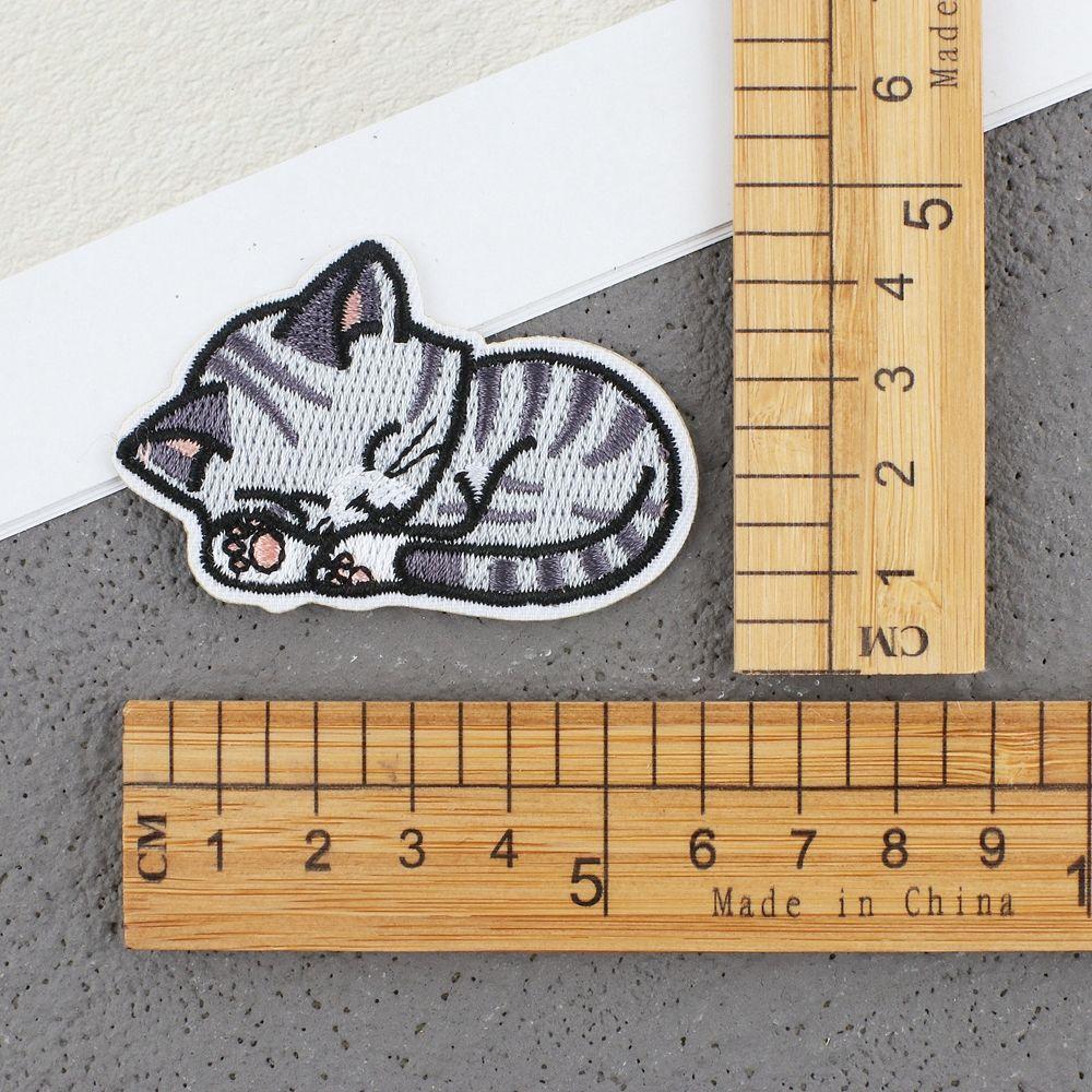 Значки, джинсы, детская одежда, нашивки для одежды, вышивка кота, нашивки с вышивкой кота, аппликации в виде кота