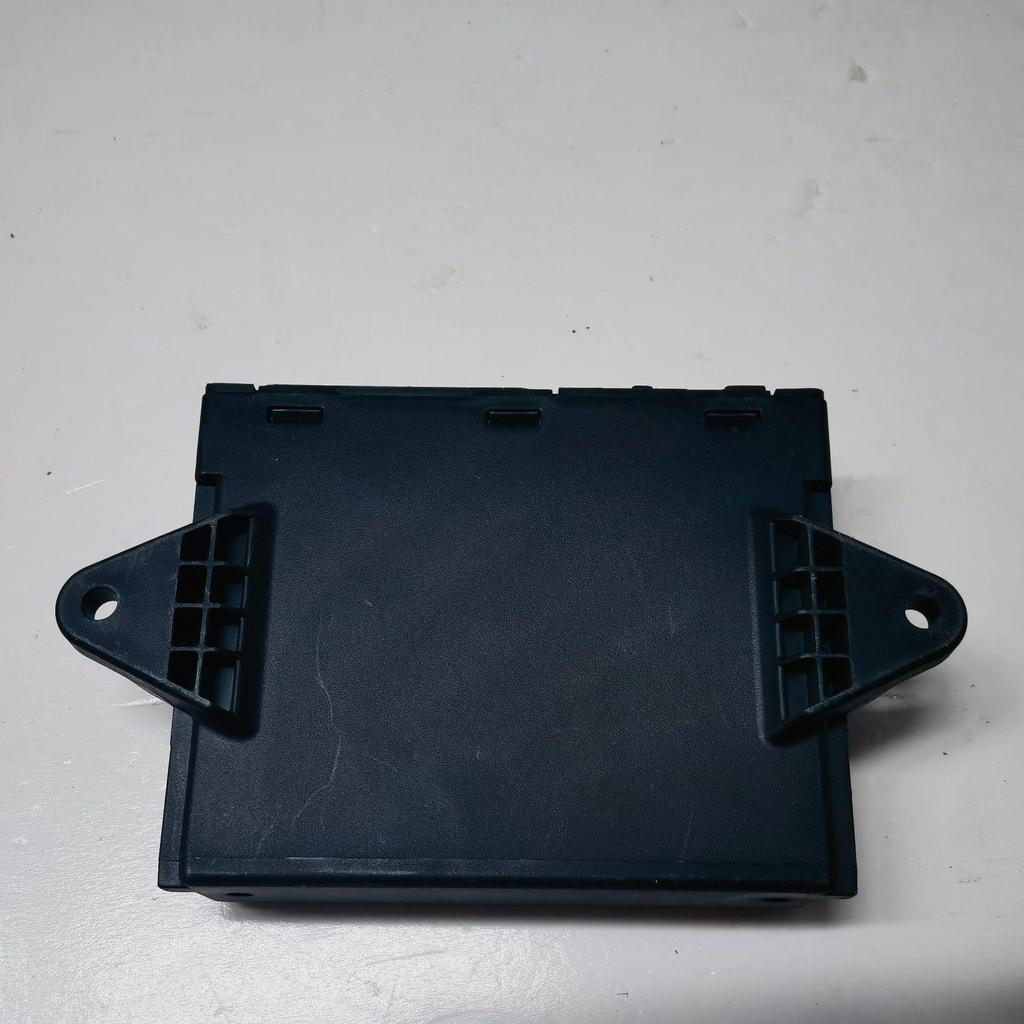 Passenger Door Controller Adapter for Sinotruk Sitrak Steyr TX T5G (Model 712W28230-6030)