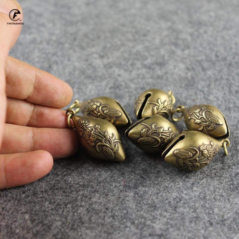 Медные модные цветы Колокольчик Маленькие украшения Настольные Фэн-шуй Декорации Ретро Латунные Брелоки Подвески Домашний Декор для Гостиной