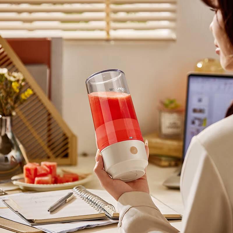 Bear Portable Rechargeable Mini Juicer Blender CN plug (adapter included)