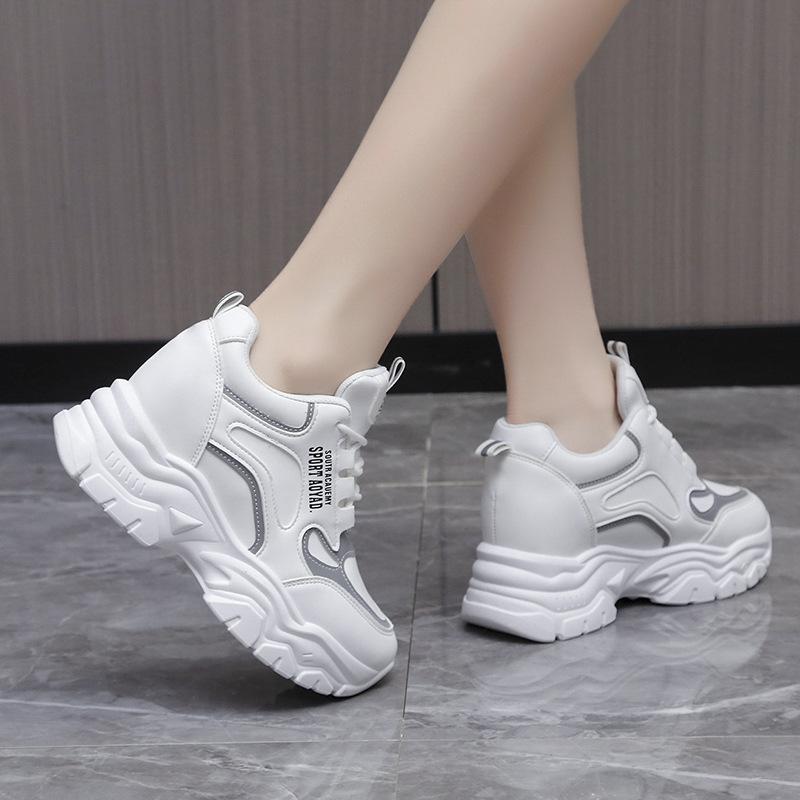 Толстая подошва спортивная женская обувь весна осень новый стиль с увеличенной высотой внутри сетка повседневная вулканизированная обувь для бега