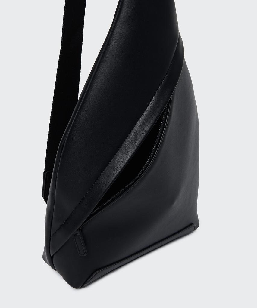 Musinsa Standard Synthetic Leather Flask Sling Bag [Black]