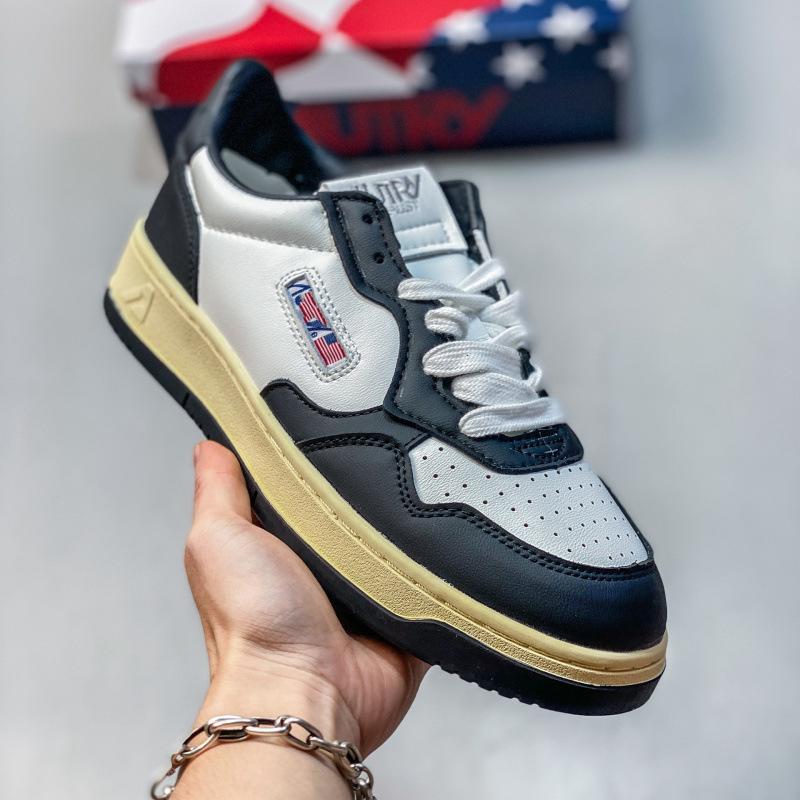 High quality Putian shoes Aocui cream board shoes men's height increase leisure sports white shoes women's leather platform bread shoes