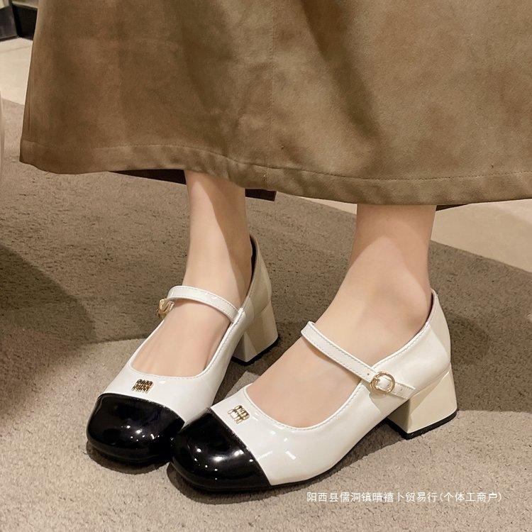 Xiaoxiangfeng thick heel color matching single shoes women's 2025 spring new light mouth one word with Mary Jane shoes square head small leather shoes