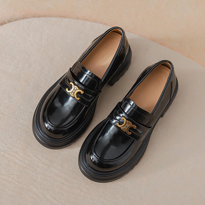 Женские туфли на толстой подошве с внутренней платформой, 33 маленький размер 34 лоферы для женской коллекции весна 2025, новые маленькие кожаные туфли в британском стиле