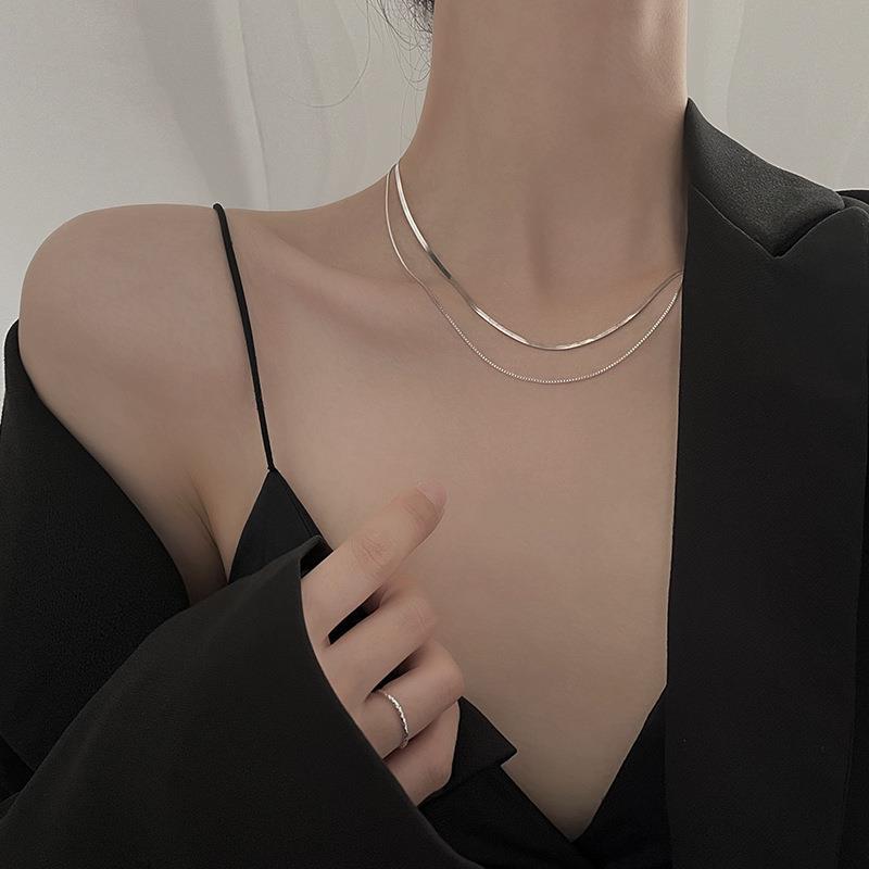 Double Layered Necklace for Women with Light Luxury Temperament and Niche Design for Snake Bone Chain