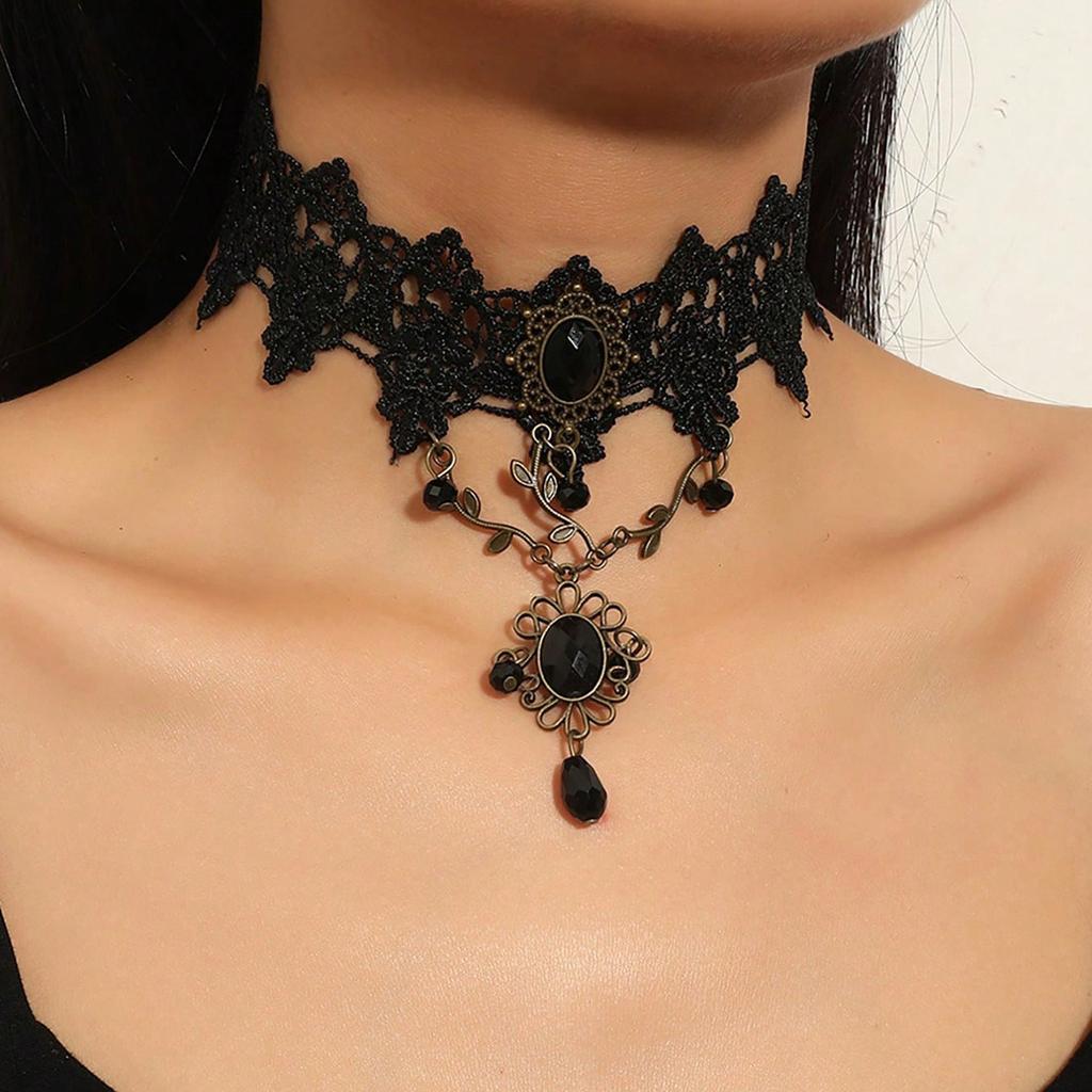 Retro Lace Clavicle Chain Gothic Style Personality Accessories Lace Pendant Necklace Female Clavicle Chain